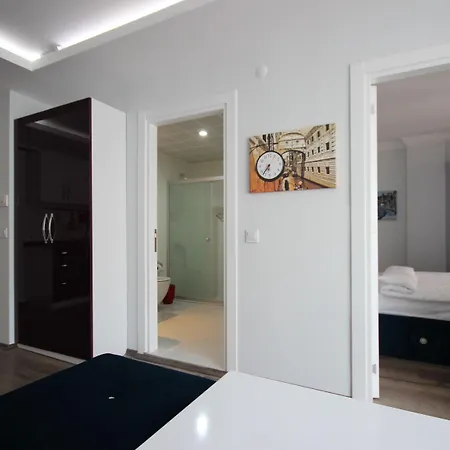 Royal Loft מלון דירות אנטליה