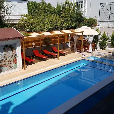 Royal Loft מלון דירות 4*