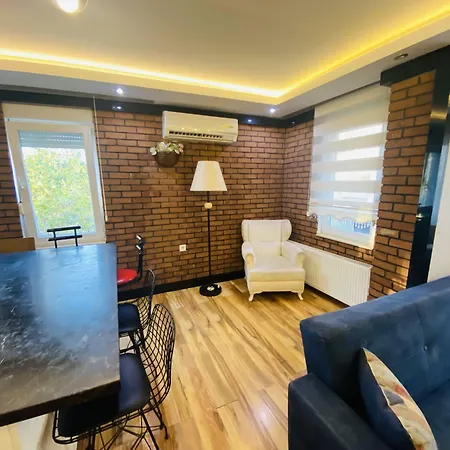 Royal Loft Aparthotel