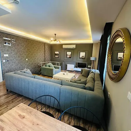Royal Loft Aparthotel 4*