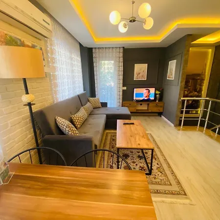 Royal Loft Aparthotel 4*